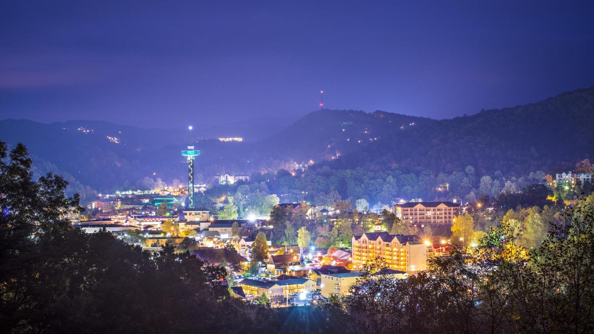 A Stones Throw, You Get 1089 Free Attraction Tickets Per Paid Day, Dollywood And Much More! Pigeon Forge Buitenkant foto