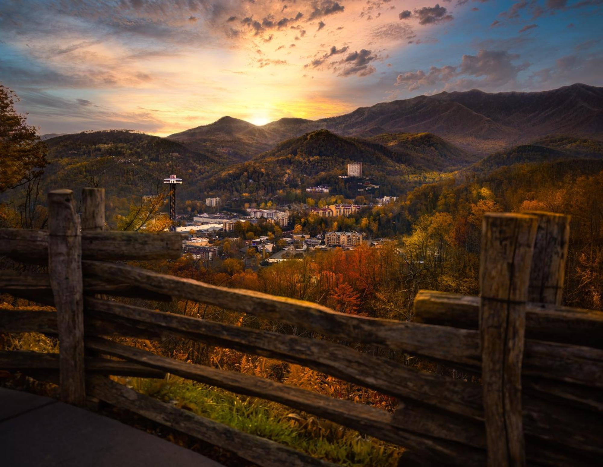 A Stones Throw, You Get 1089 Free Attraction Tickets Per Paid Day, Dollywood And Much More! Pigeon Forge Buitenkant foto