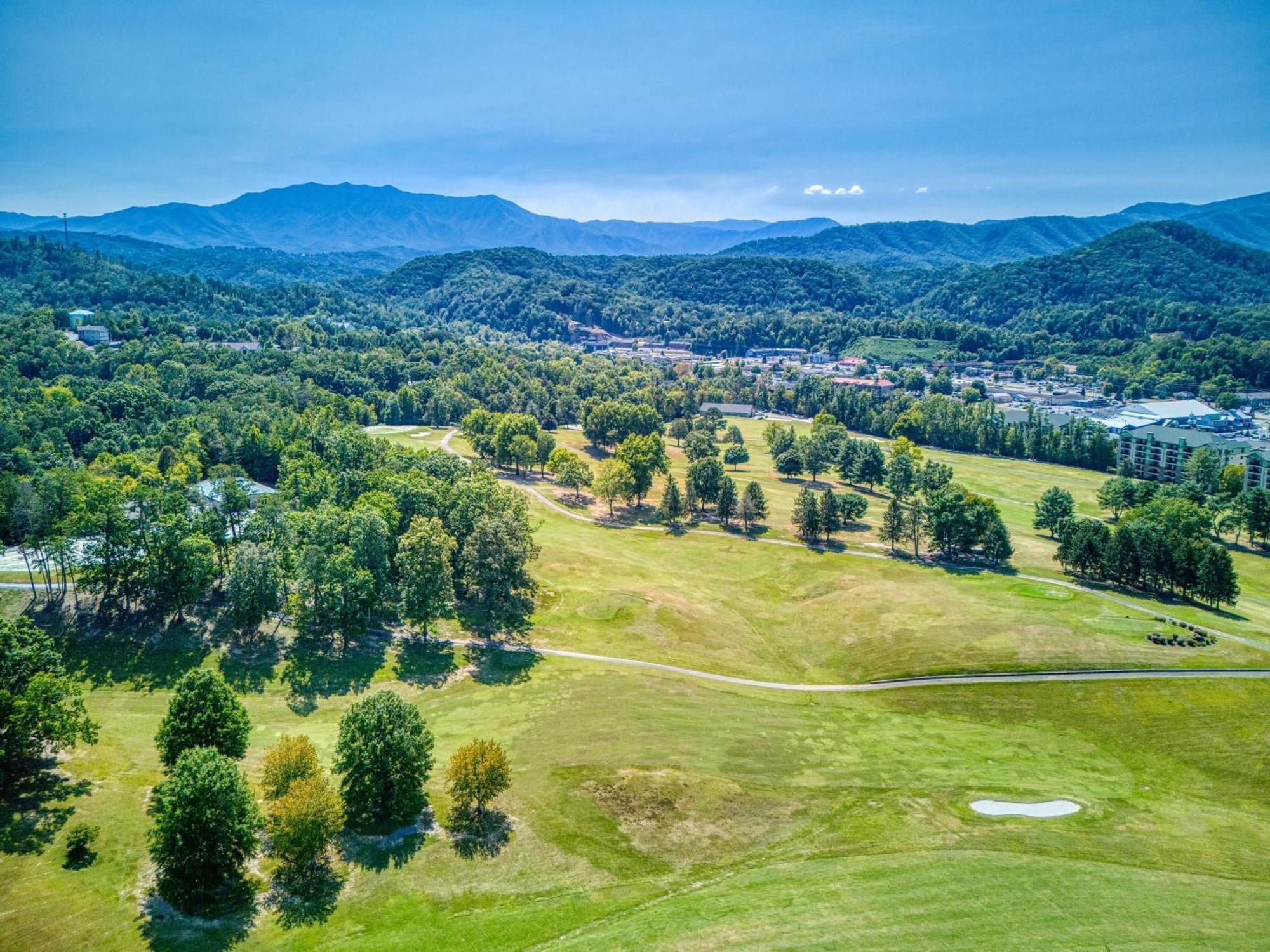 A Stones Throw, You Get 1089 Free Attraction Tickets Per Paid Day, Dollywood And Much More! Pigeon Forge Buitenkant foto